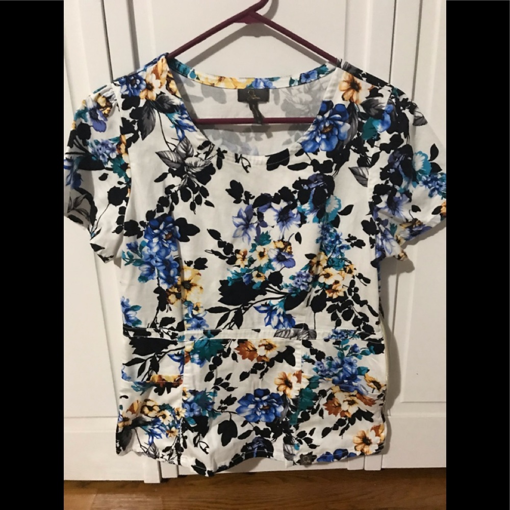 Jaanuu scrub top